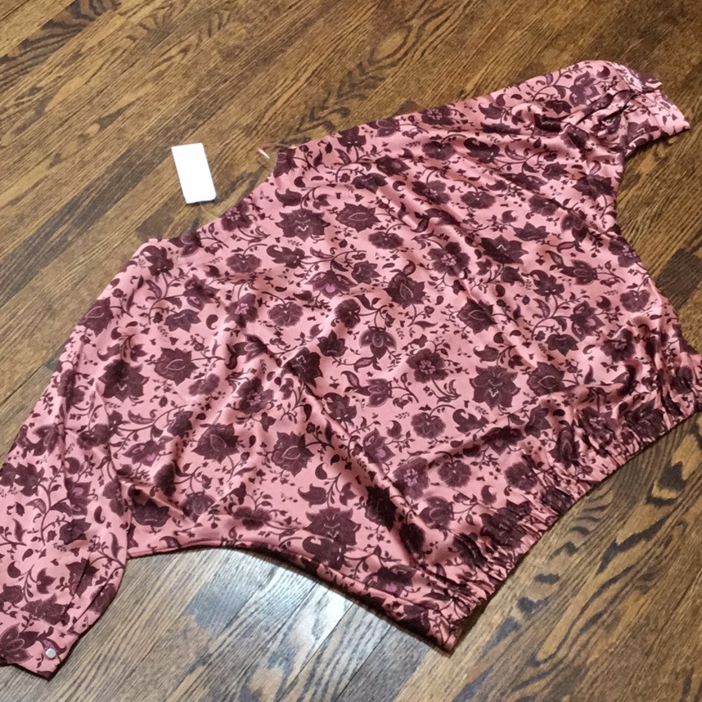 Women's Pink & Burgandy Floral V-Neck Cropped Dolman Sleeve Blouse - Picture 2 of 9